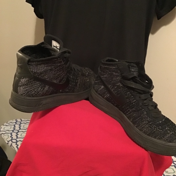 🔥Nike’s, size 6.5, new condition, lightweight women’s sneakers - Picture 3 of 4